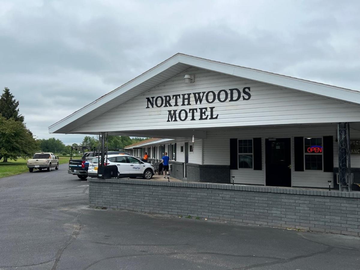 Northwoods Motel Ladysmith Exteriör bild